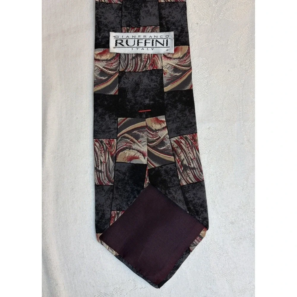 Gianfranco Ruffini Italy Silk Tie Geometric Necktie Vintage 100% Italian Silk